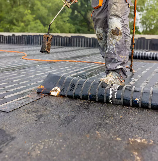 Trusted Membrane Leak Repair: Sealing Clearlake's Flat Roofs Against Water Intrusion